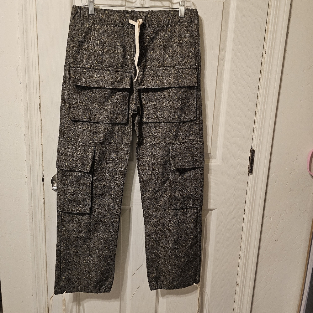 KROST Paisley Print Cotton Cargo Pants in Dark Olive SzS